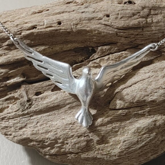 Fossil Dove Bird Necklace Detailed Flight Winged Pendant Silver Tone Mount Chain - Picture 1 of 9